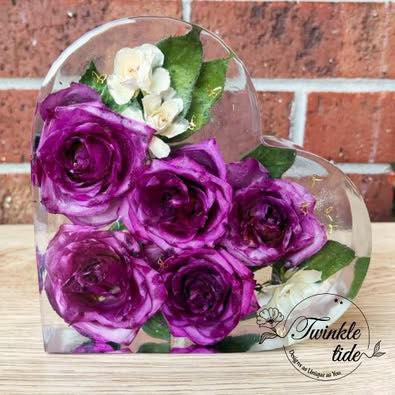 17 cm × 17 cm - Resin Flower Keepsake