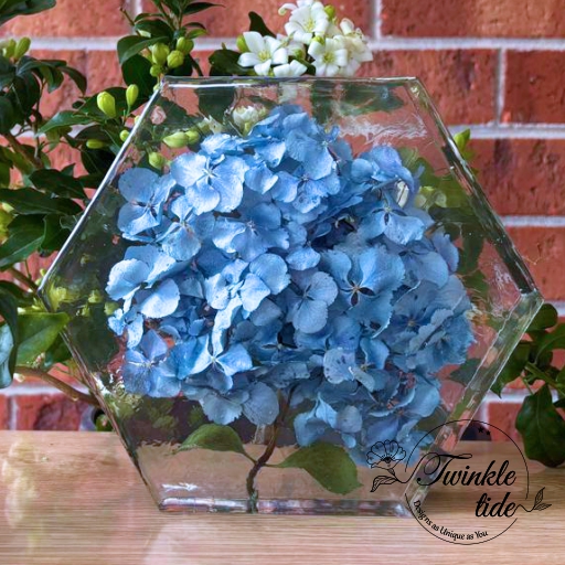 30 cm × 25 cm - Resin Flower Keepsake